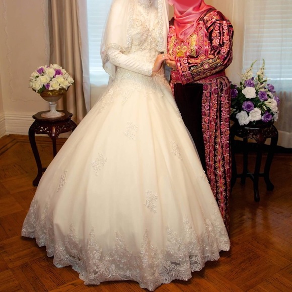 Mori Lee Size 8 Modest Wedding Dress - Picture 5 of 5